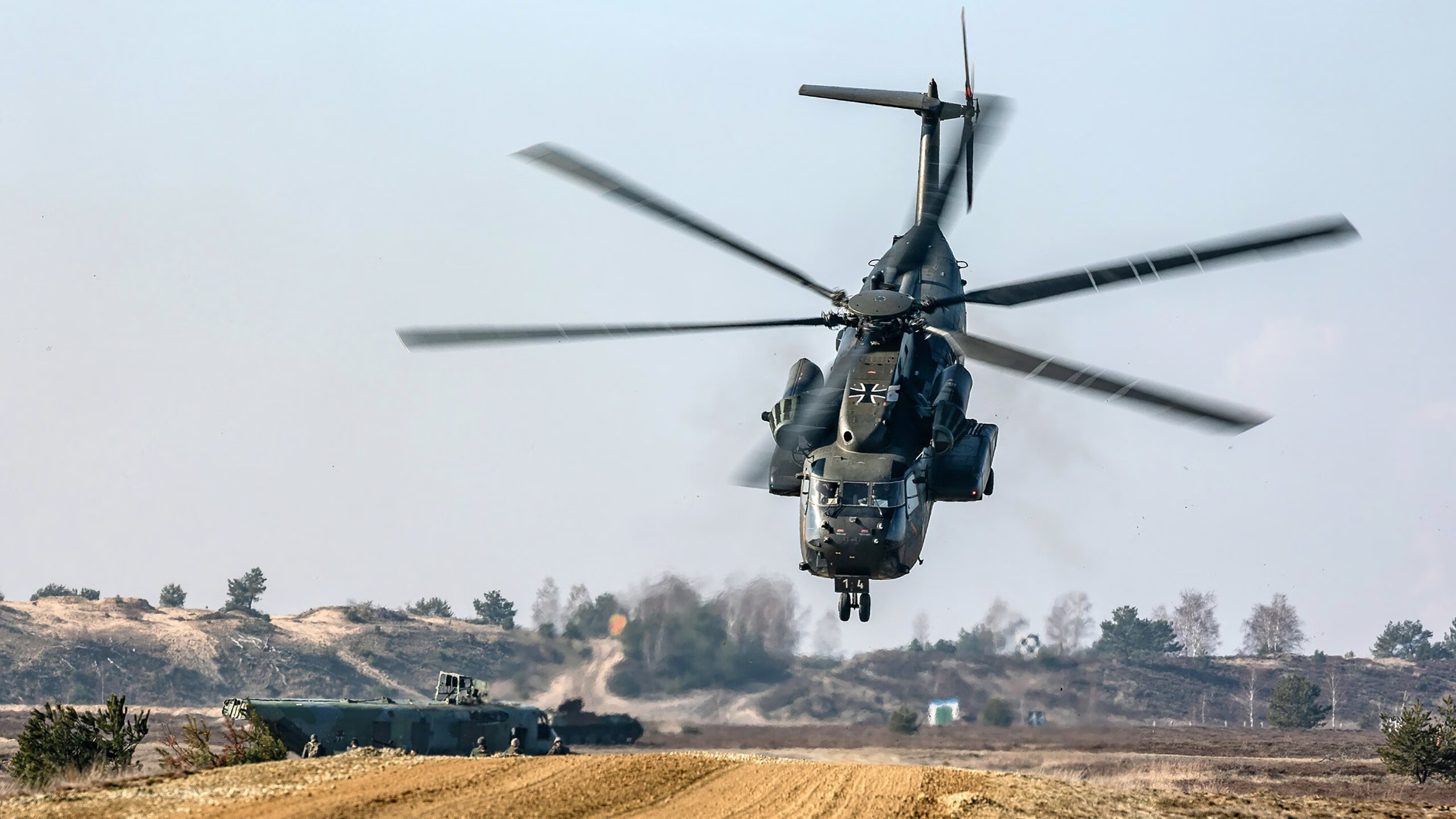 _城市绿道:自行车与网球结合的多运动赛事_,自行车与汽车比赛