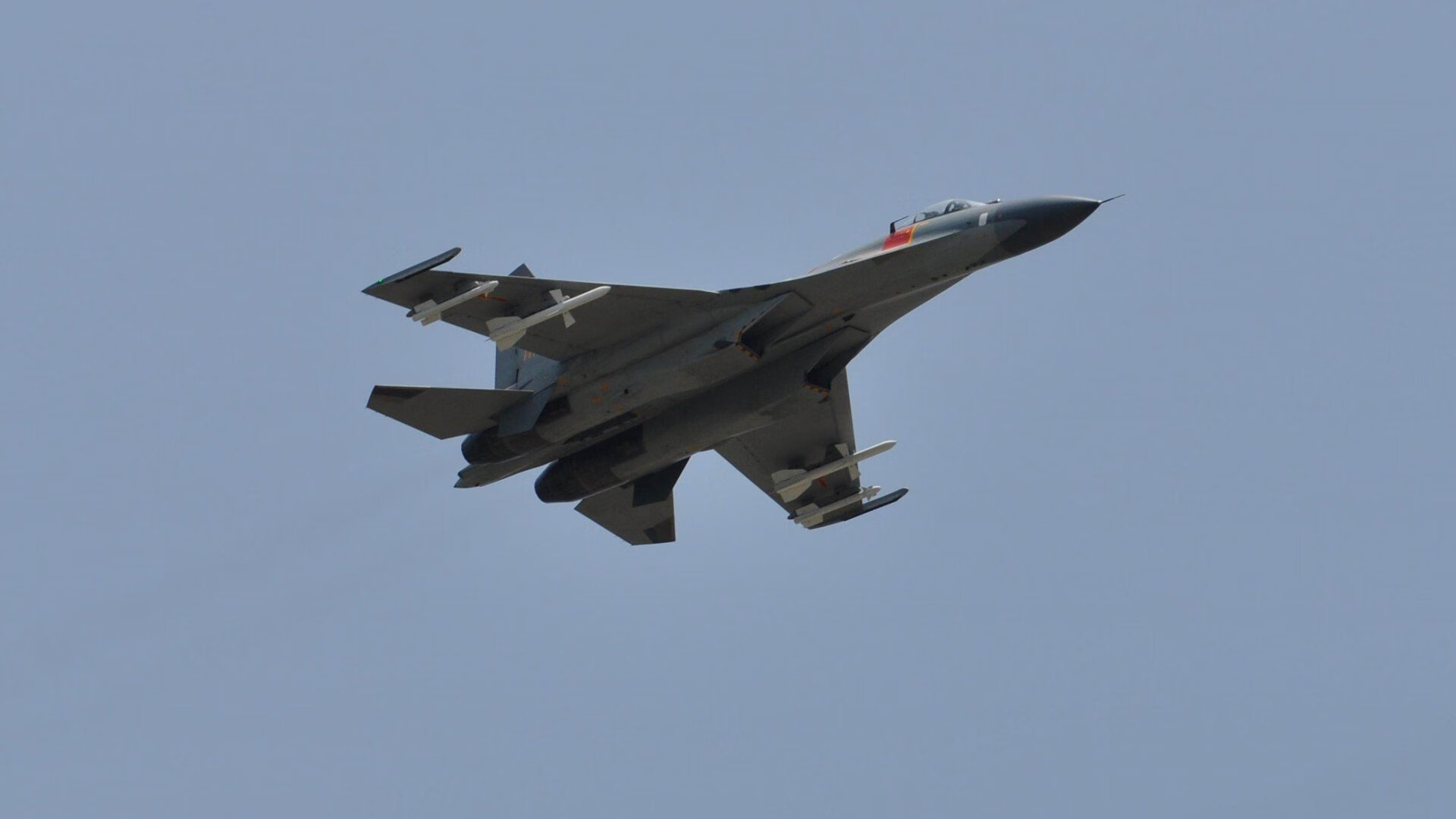 九游游戏中心官网-电竞赛事解说评述：专业分析与幽默风格，电竞比赛现场解说